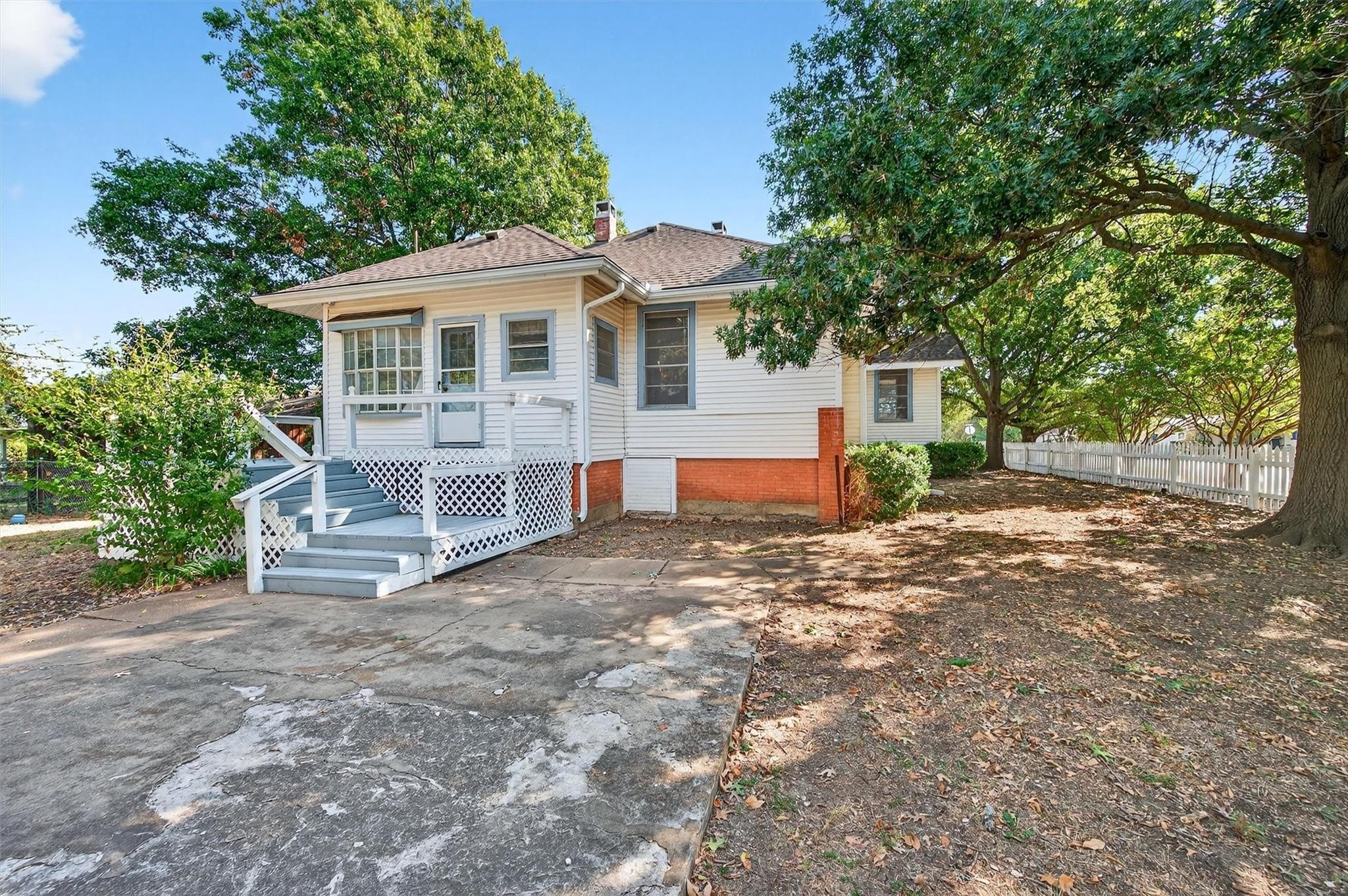201 N Main Street Leonard TX 75452