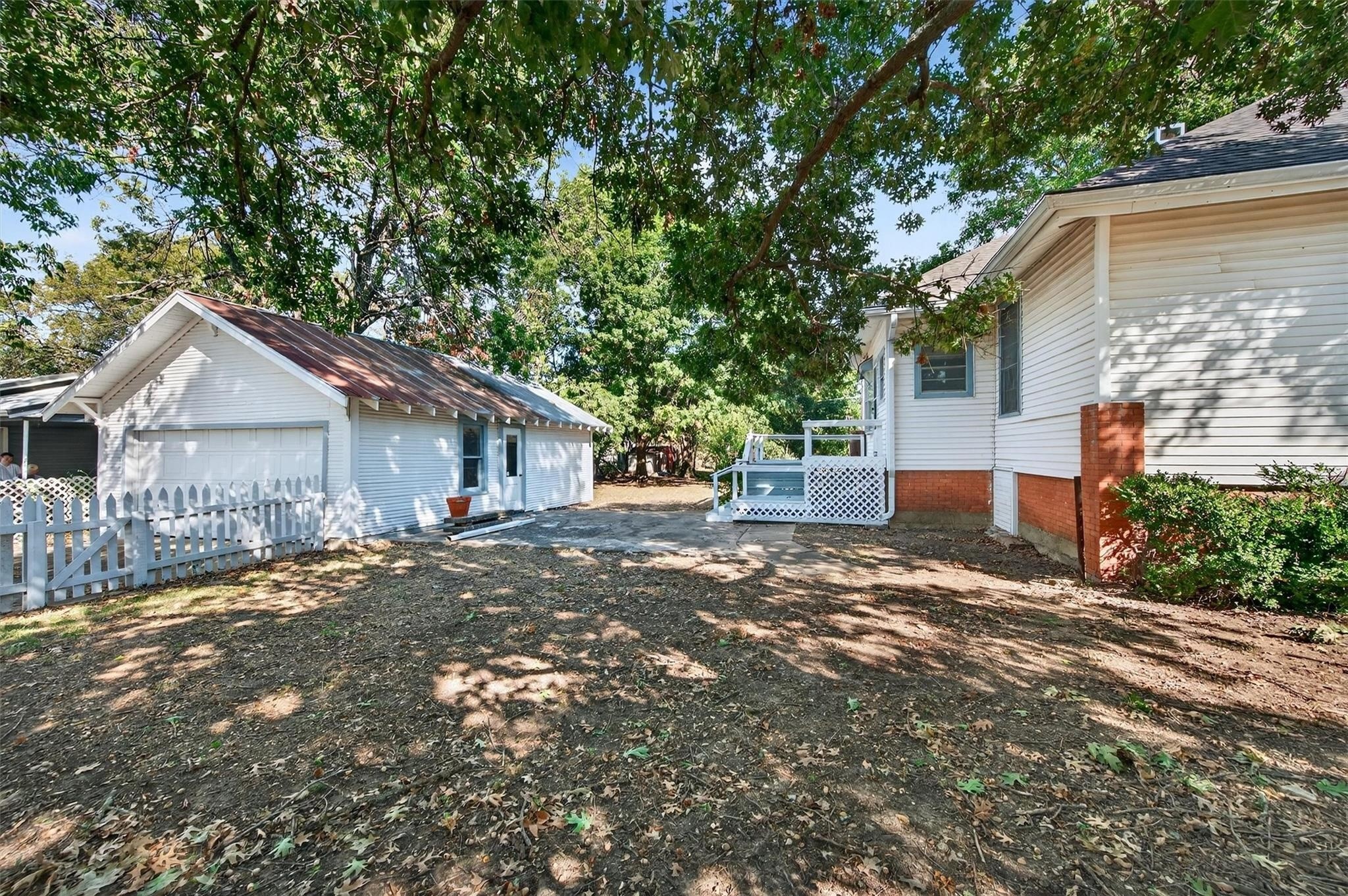 201 N Main Street Leonard TX 75452