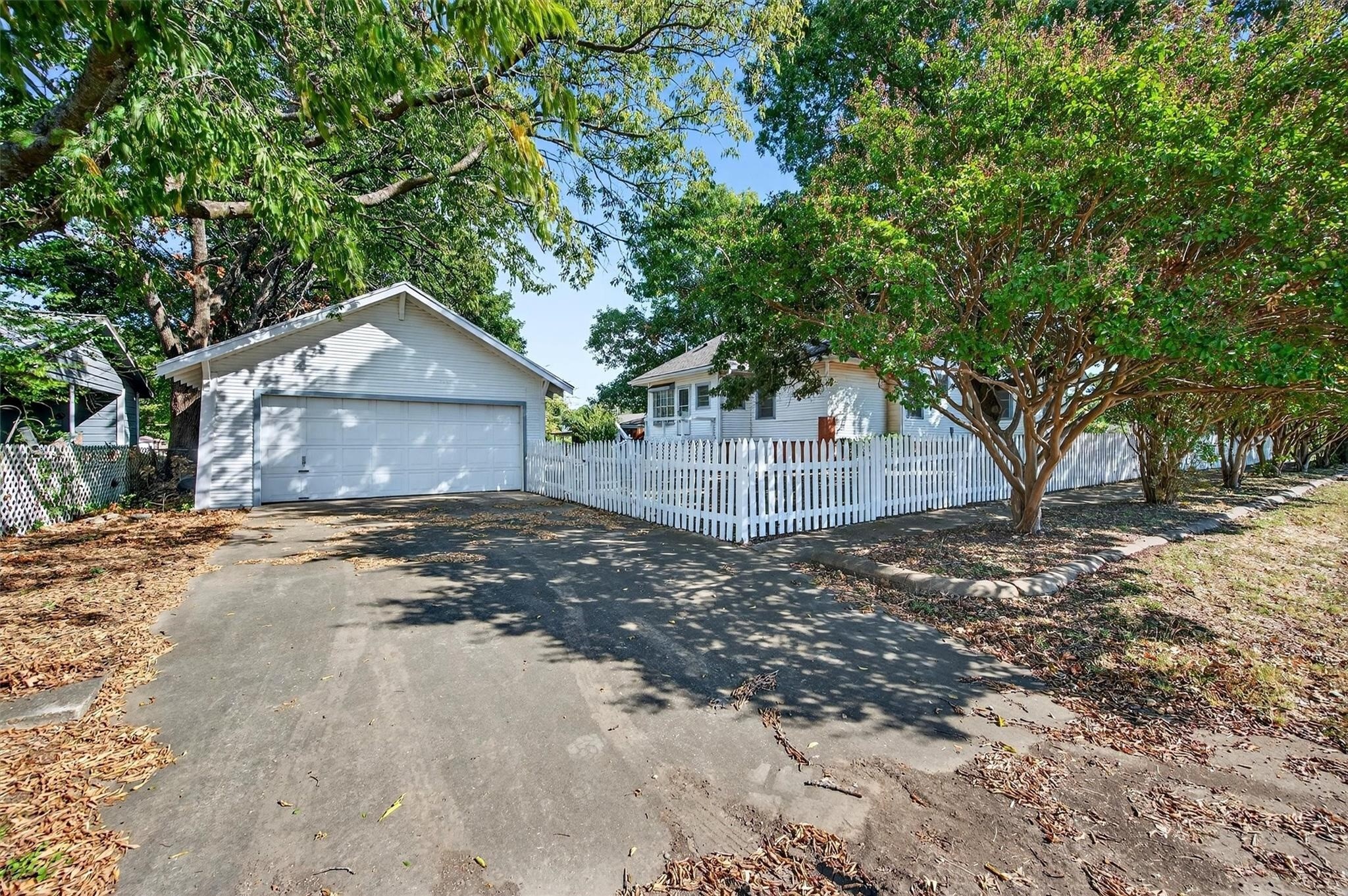201 N Main Street Leonard TX 75452
