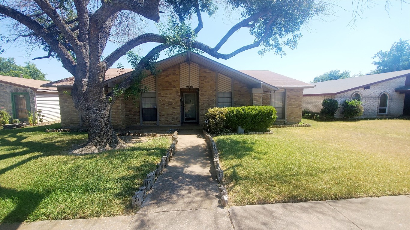 7132 Cloverglen Drive Dallas TX 75249