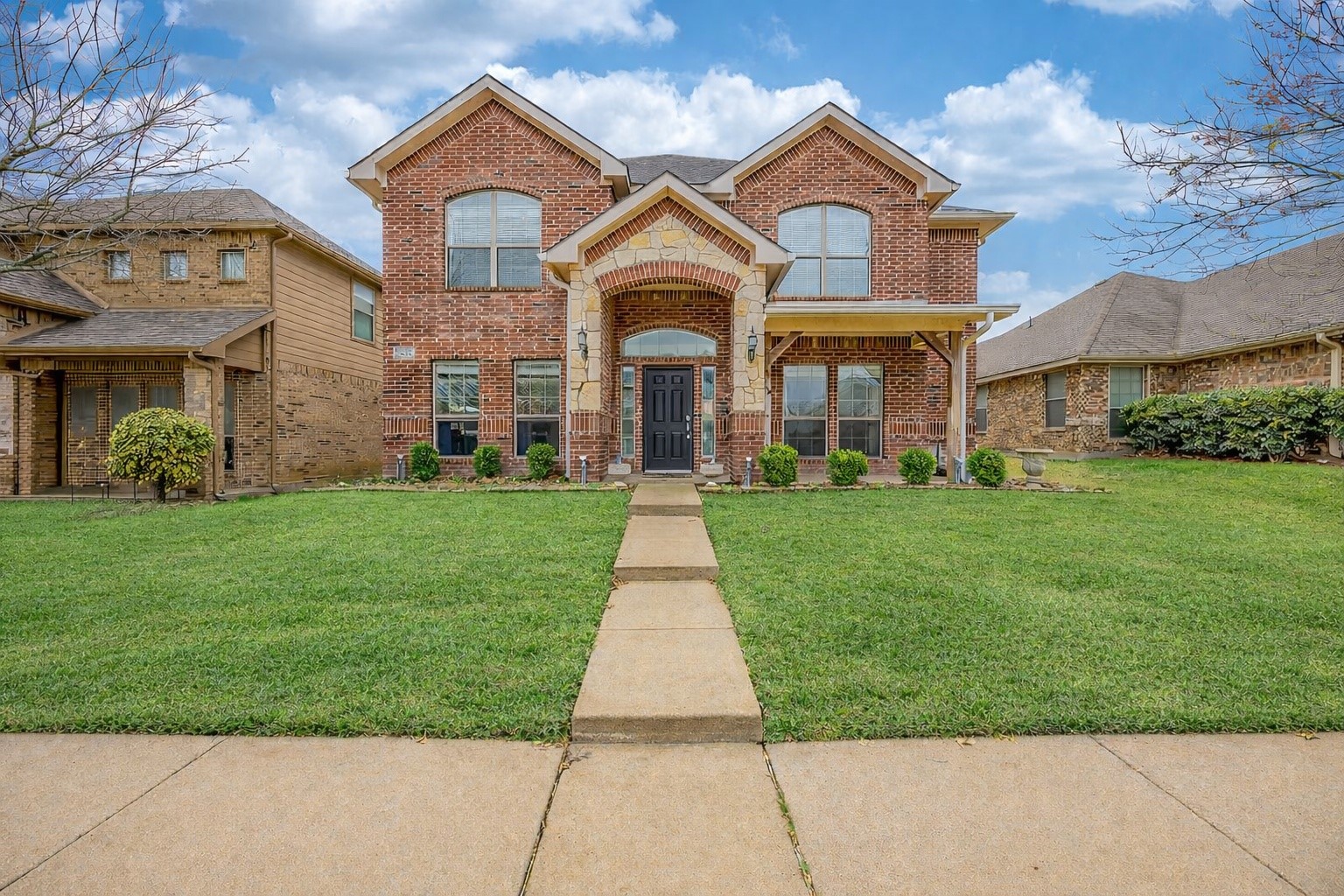 305 Village Drive Red Oak TX 75154