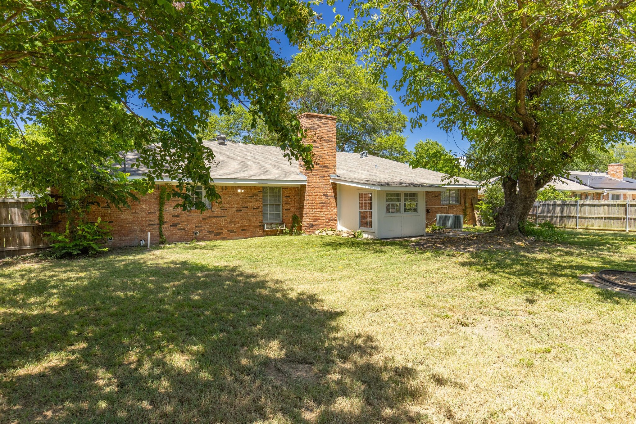 148 Royal Lane Commerce TX 75428