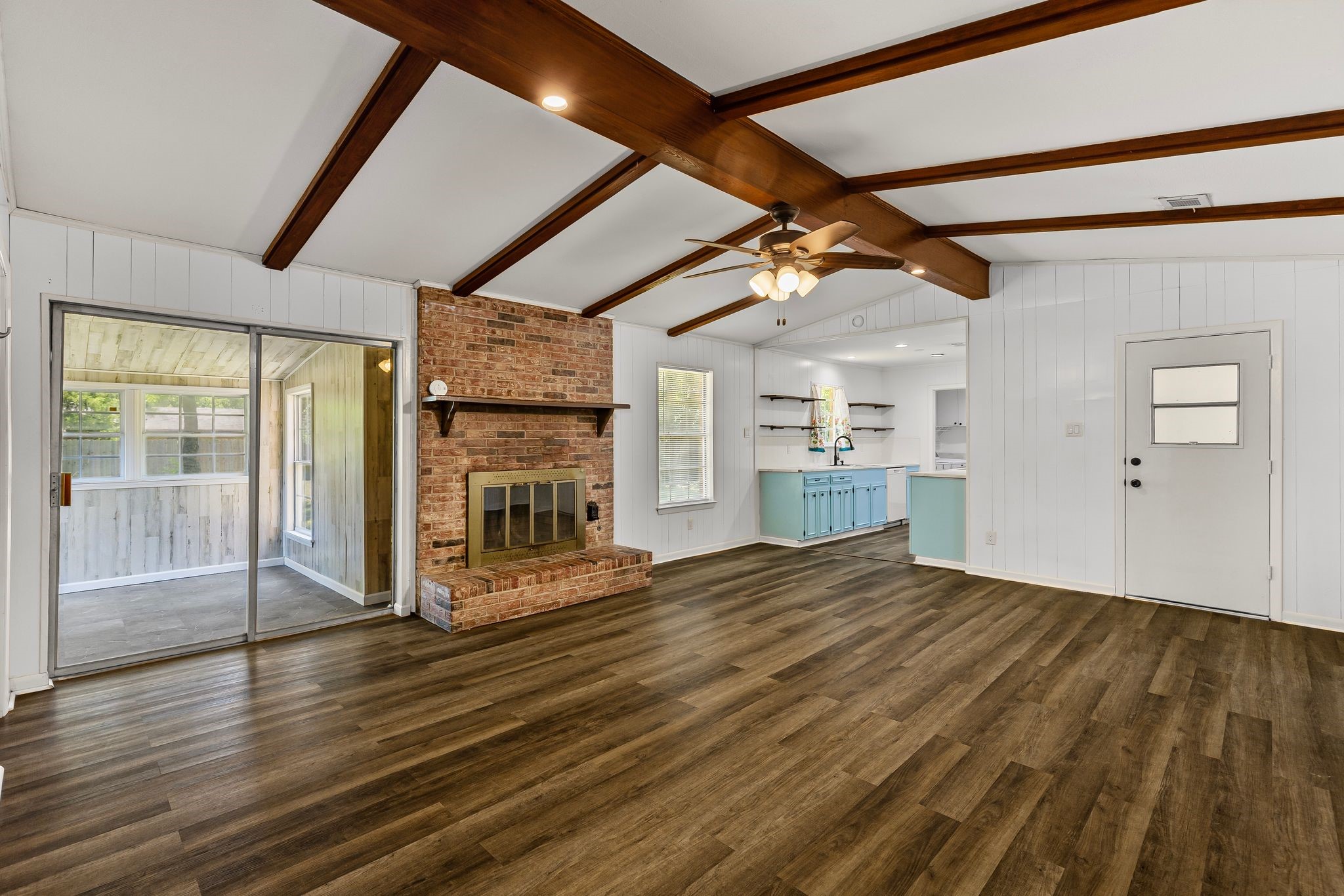 148 Royal Lane Commerce TX 75428