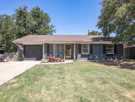 566 Lakeshore Drive Ennis TX 75119