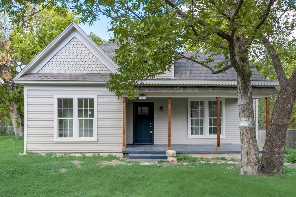 301 E Josephine Street Weatherford TX 76086