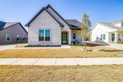629 Gray Road Burleson TX 76028