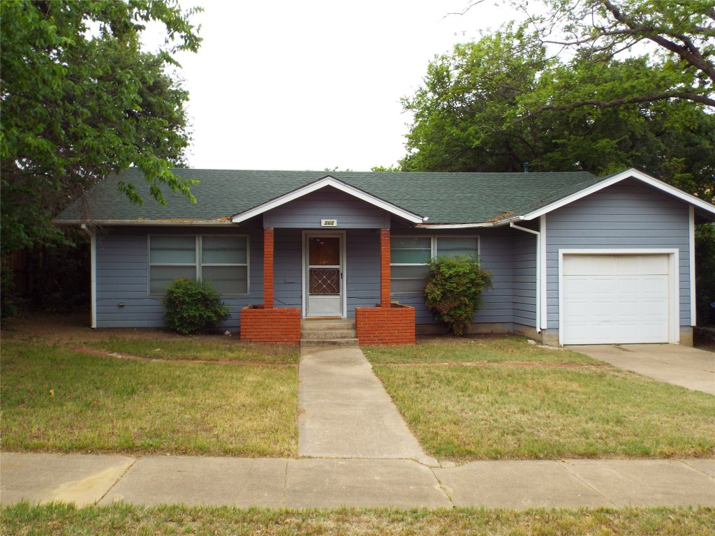505 S Dixie Street Eastland TX 76448