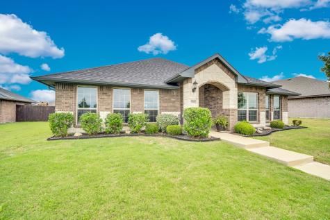 532 Meadowlake Drive Waxahachie TX 75165