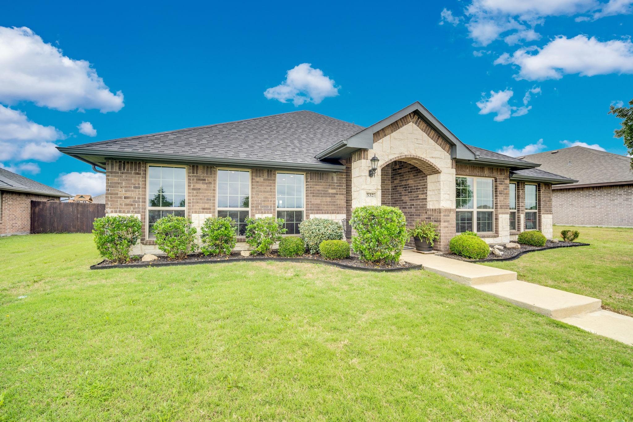 532 Meadowlake Drive Waxahachie TX 75165