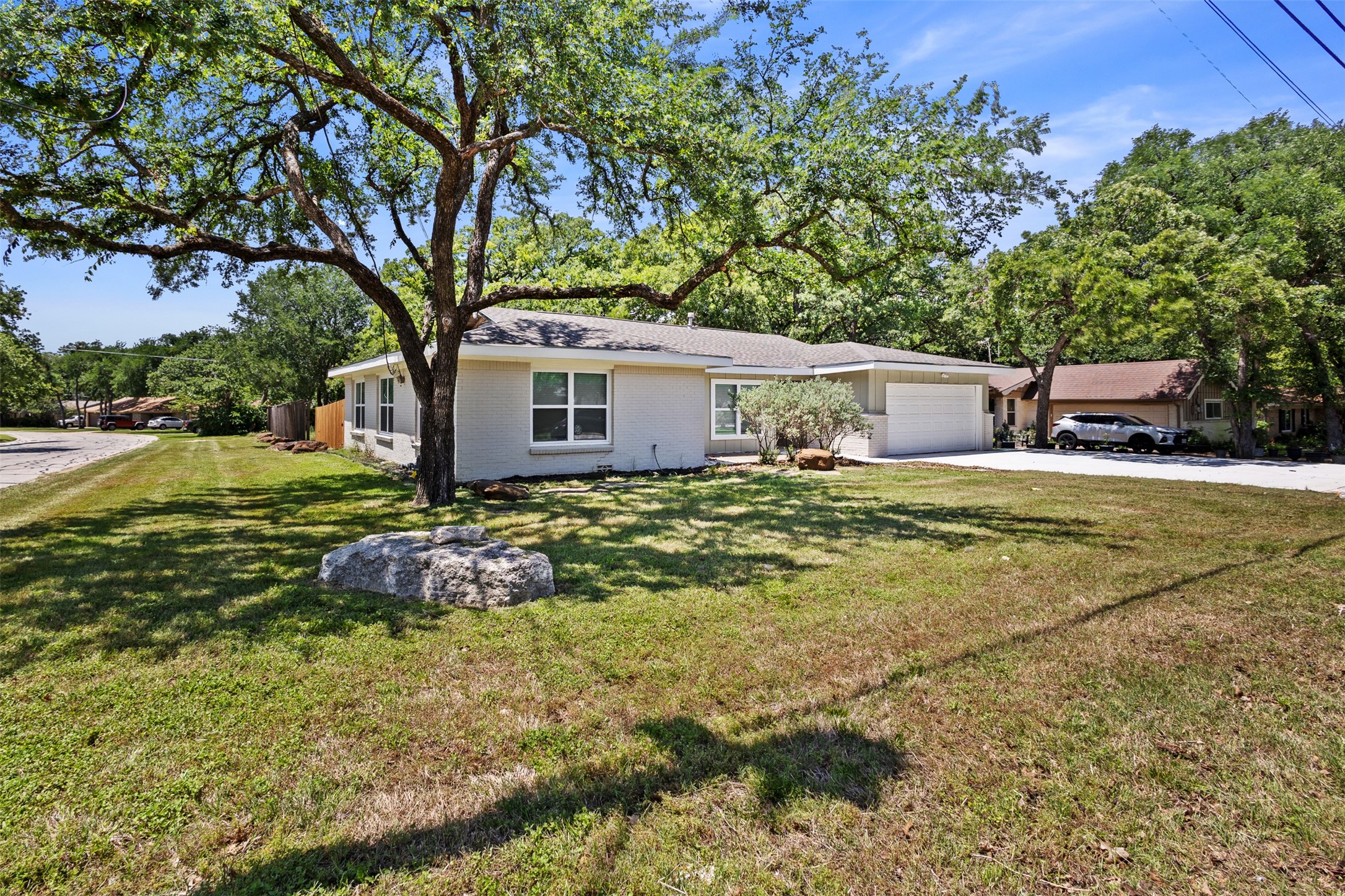 914 Vine Street Euless TX 76040