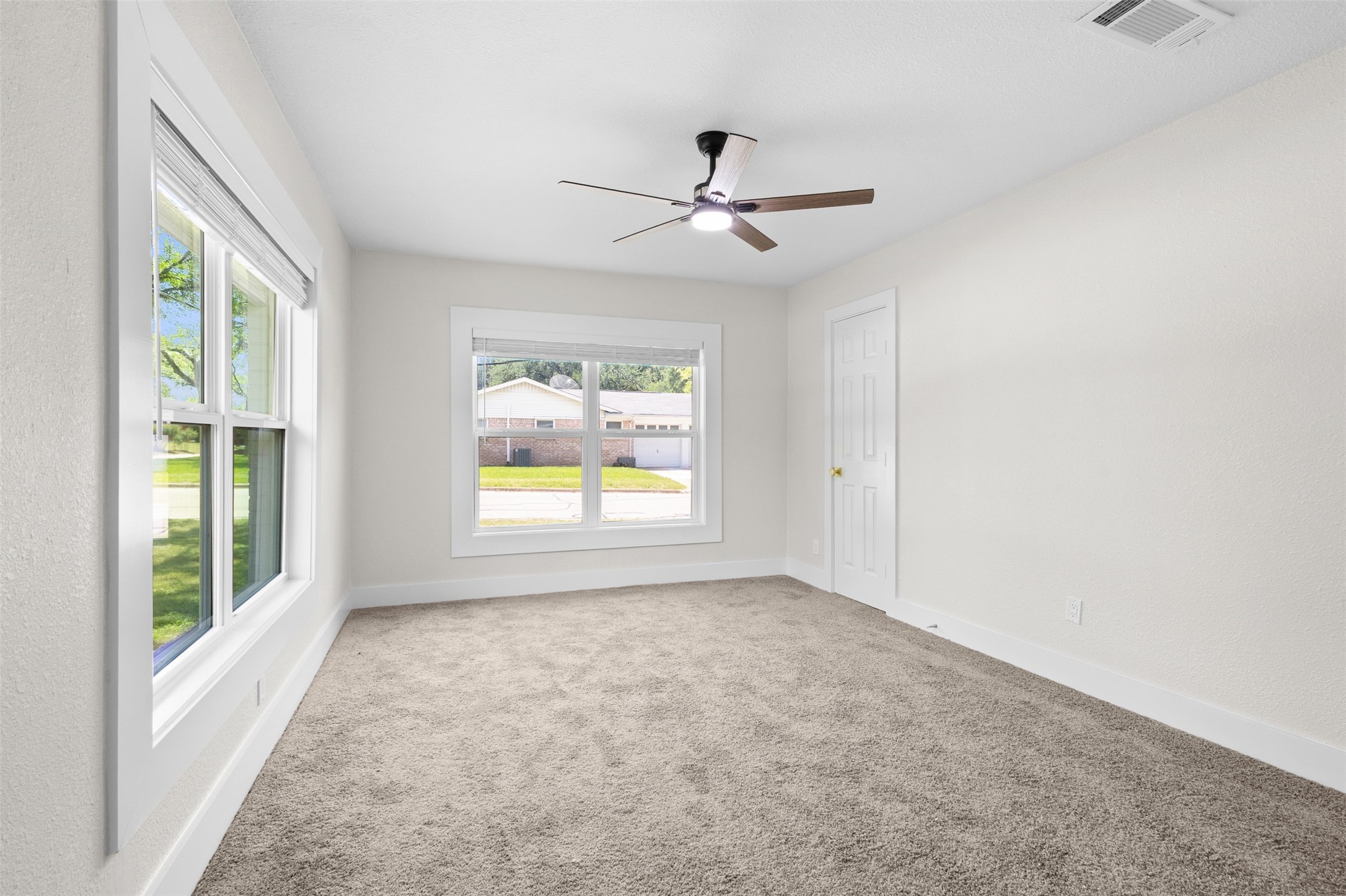914 Vine Street Euless TX 76040