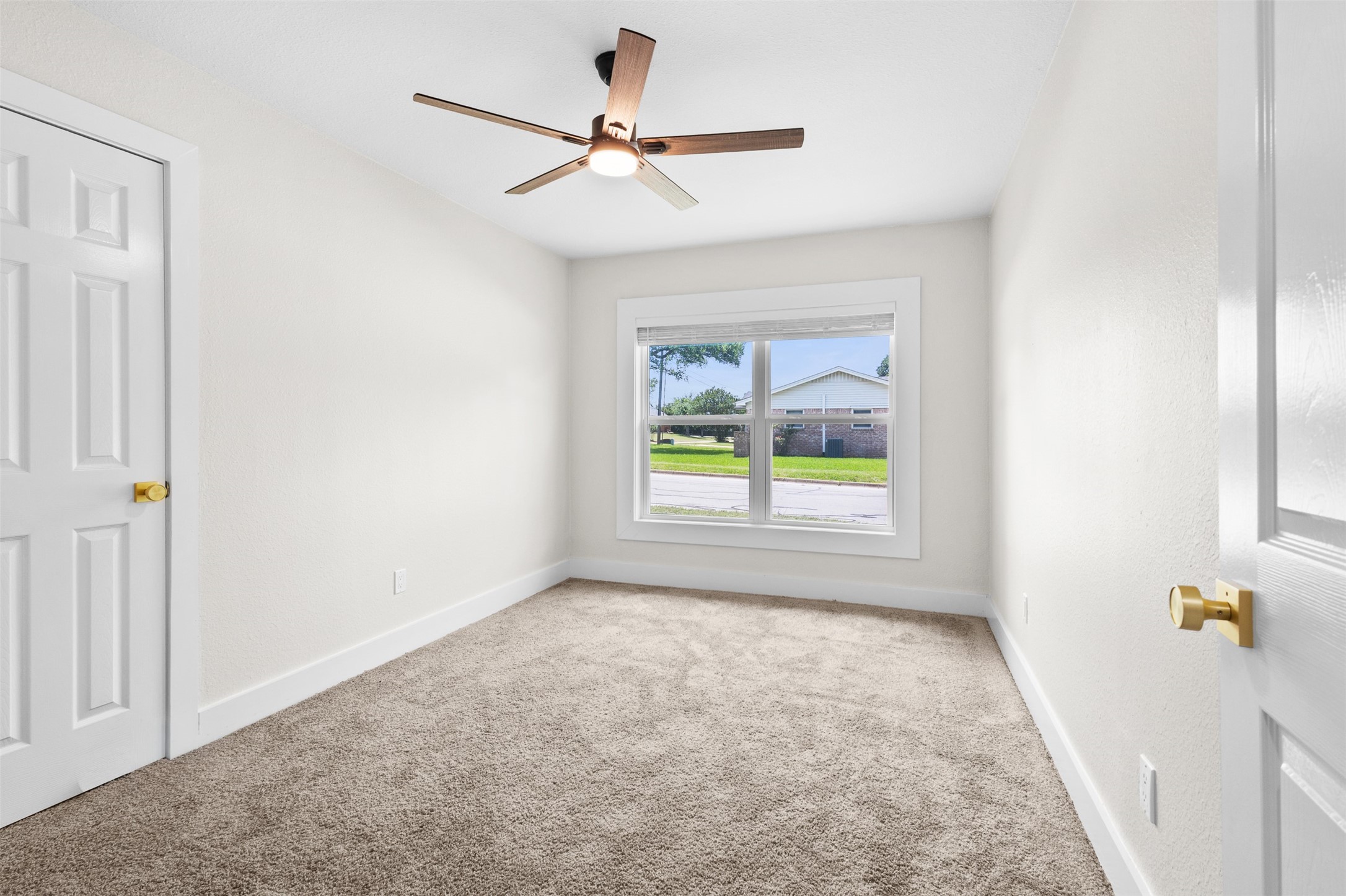 914 Vine Street Euless TX 76040