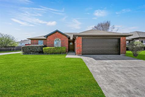 900 W Lynn Creek Drive Arlington TX 76001