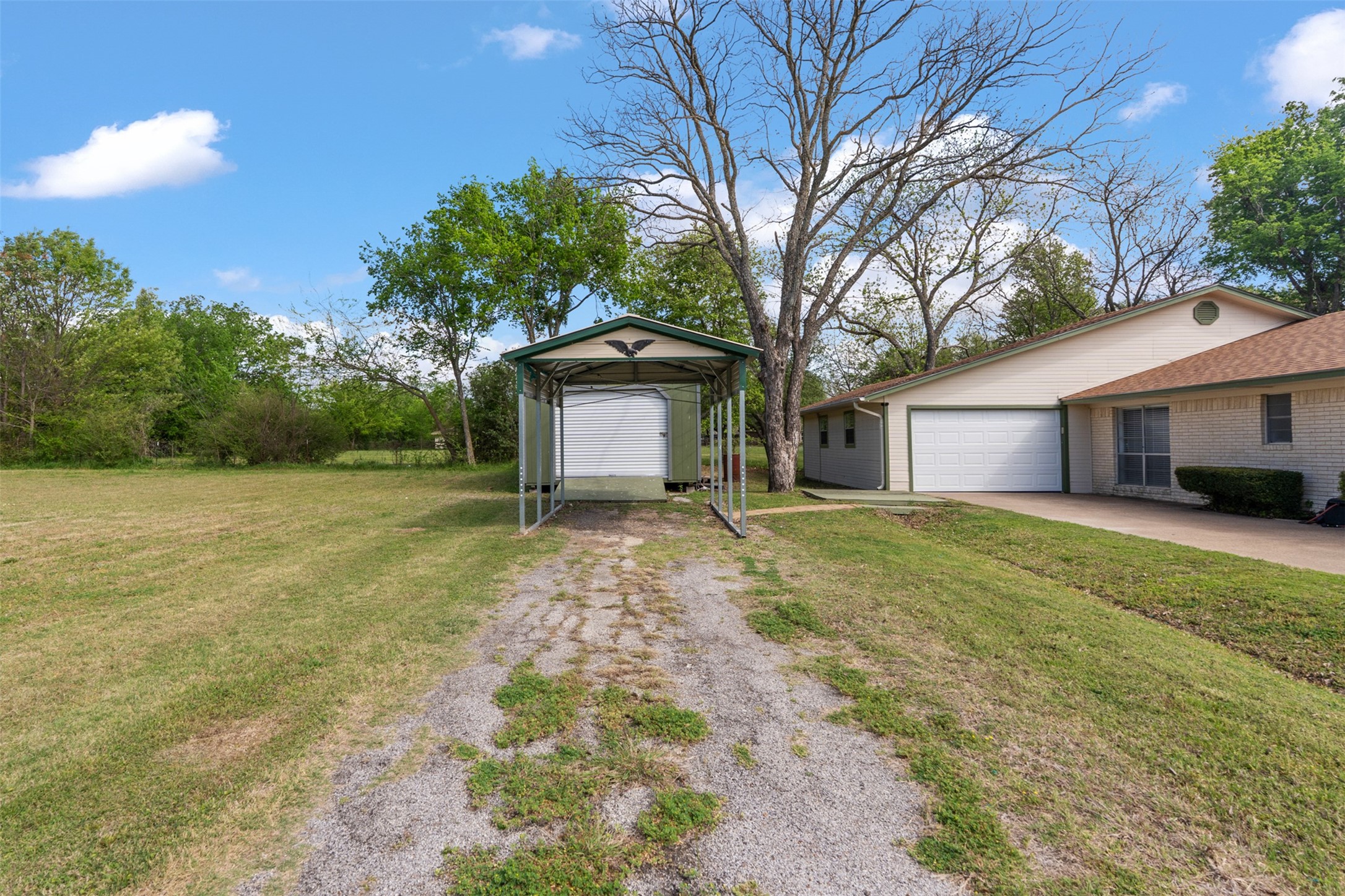 529 E Kempner Mabank TX 75147