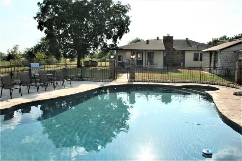 1309 Park Center Street Benbrook TX 76126