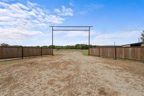 1300 SW County Road 3040 Corsicana TX 75110