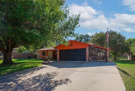 1008 Gladstone Avenue Azle TX 76020
