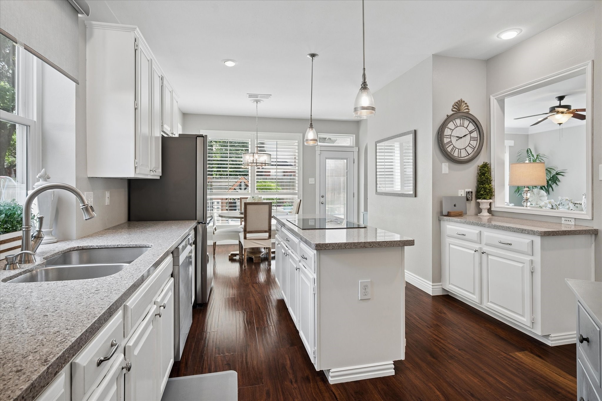 1913 Hartford Road Grapevine TX 76051