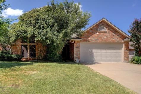 2504 John Drive Denton TX 76207