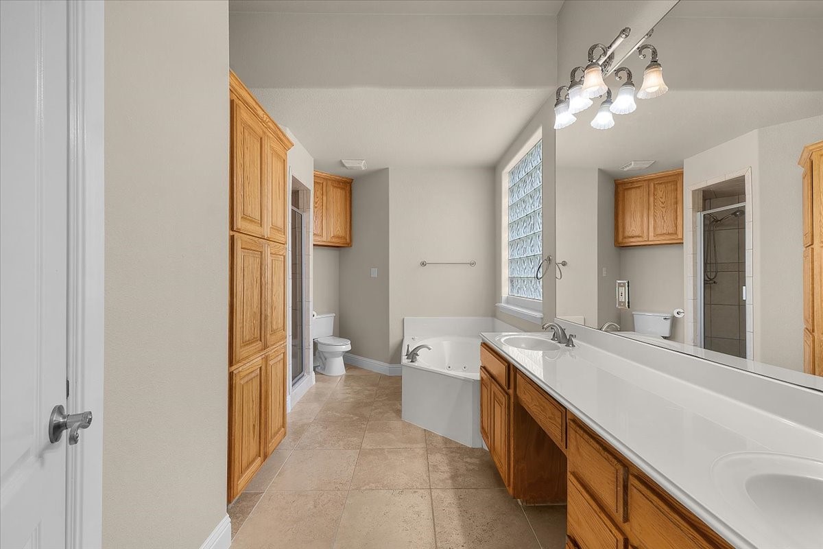 203 W Lake Drive Weatherford TX 76087
