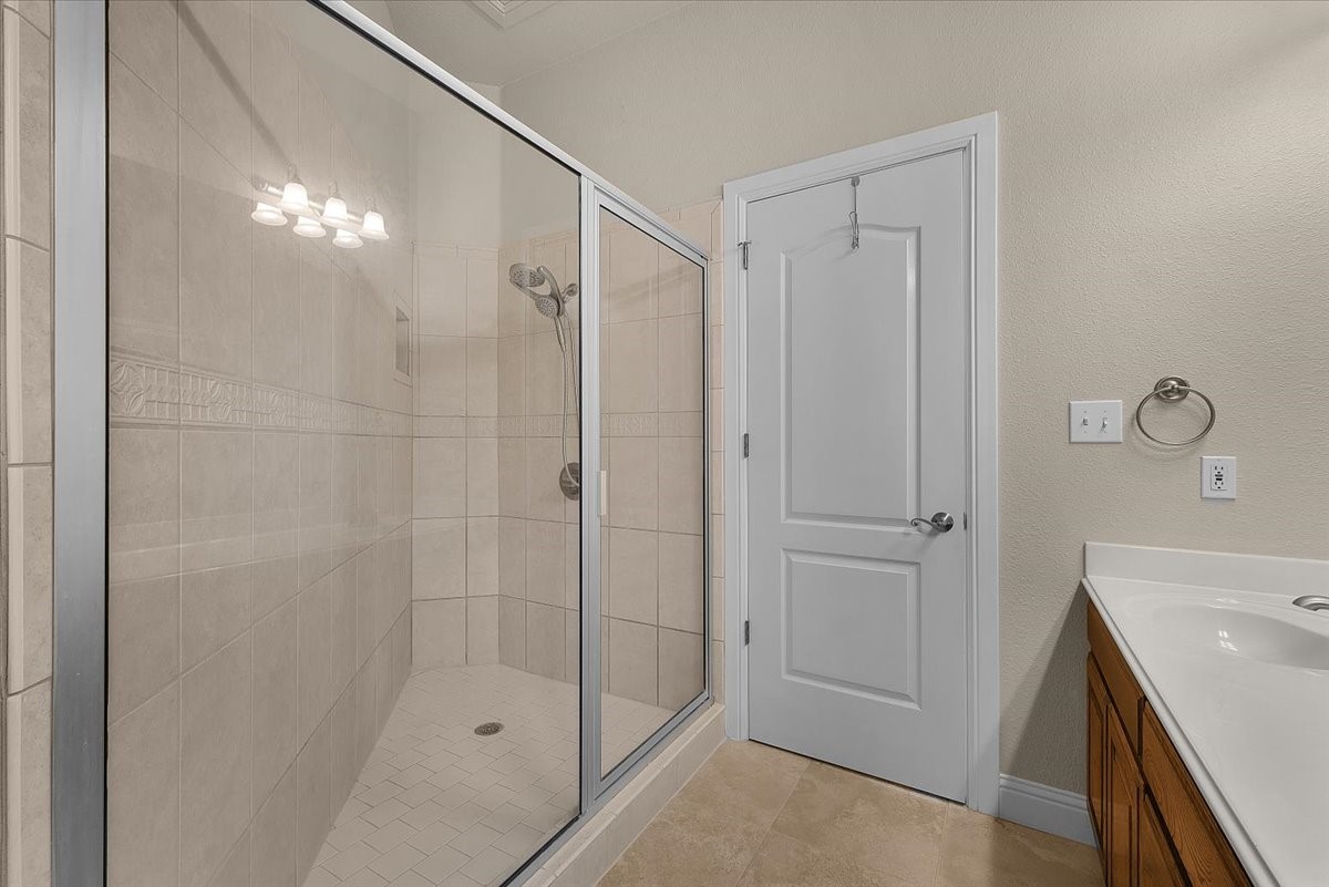 203 W Lake Drive Weatherford TX 76087