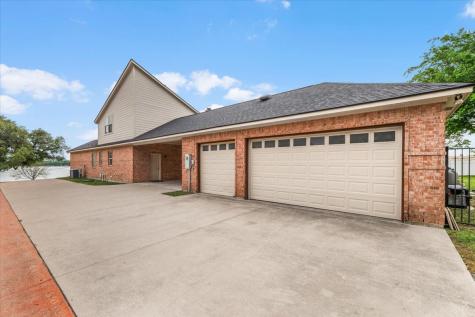 203 W Lake Drive Weatherford TX 76087