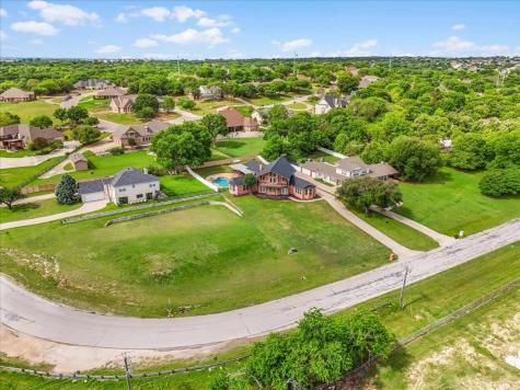 203 W Lake Drive Weatherford TX 76087