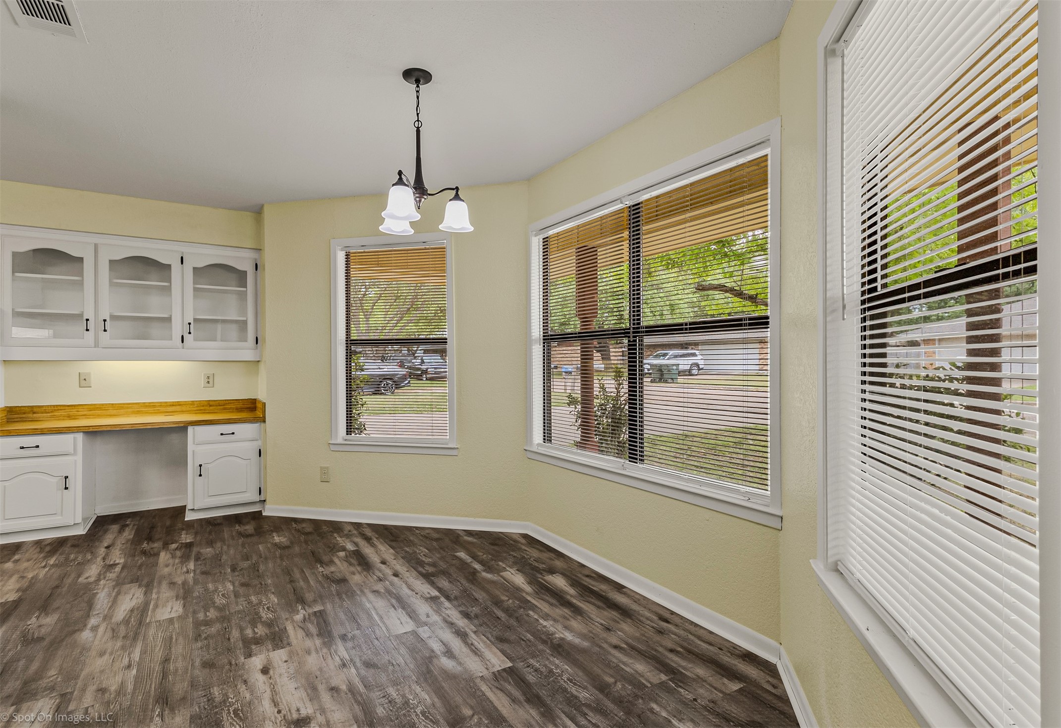 212 W Mcafee Street Mabank TX 75147