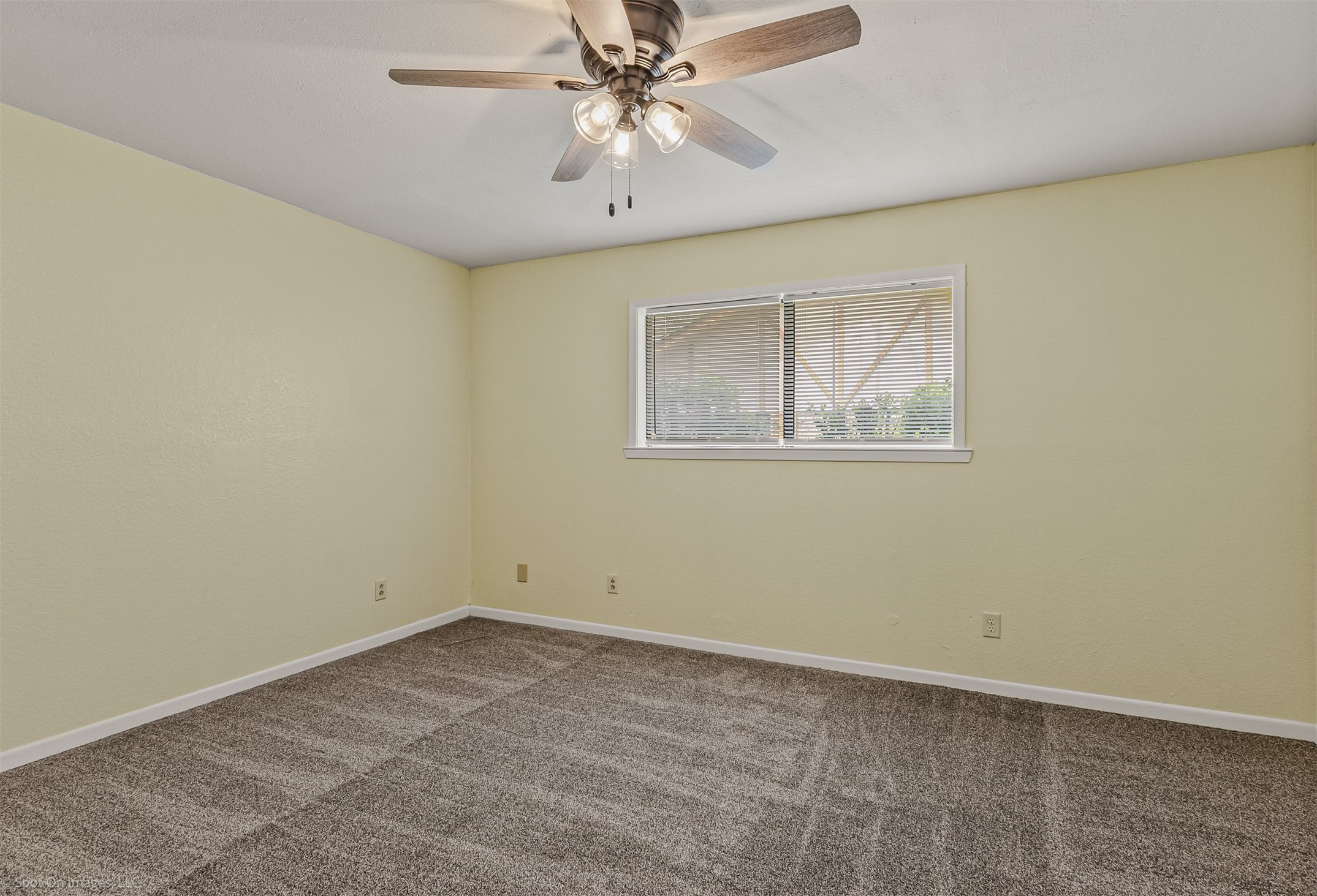 212 W Mcafee Street Mabank TX 75147