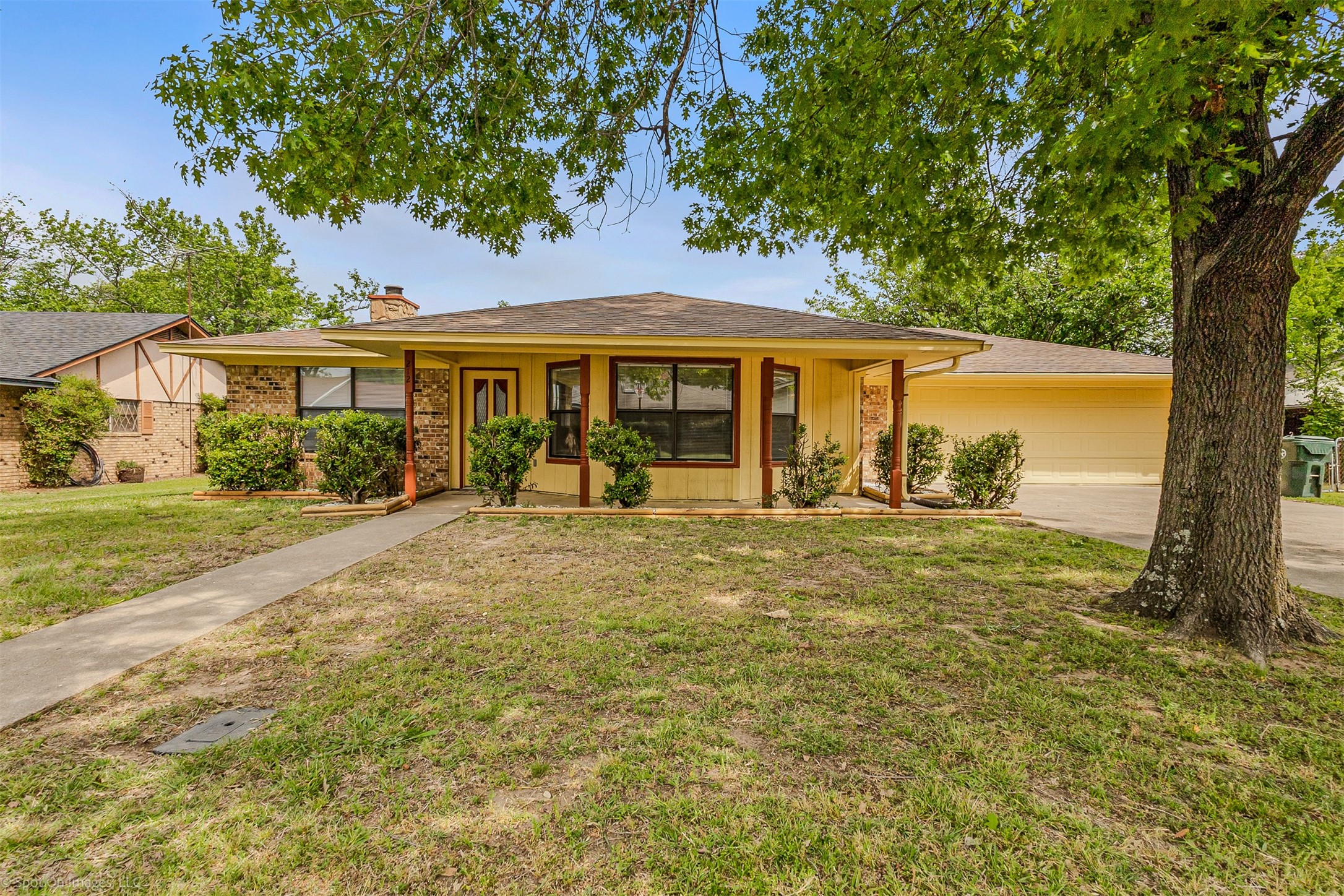 212 W Mcafee Street Mabank TX 75147