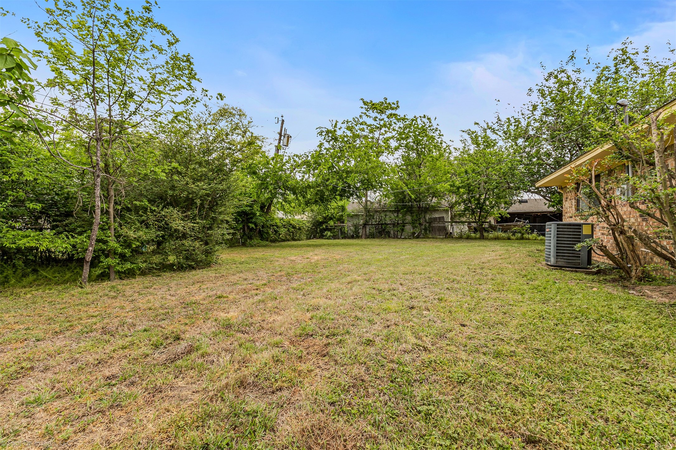 212 W Mcafee Street Mabank TX 75147