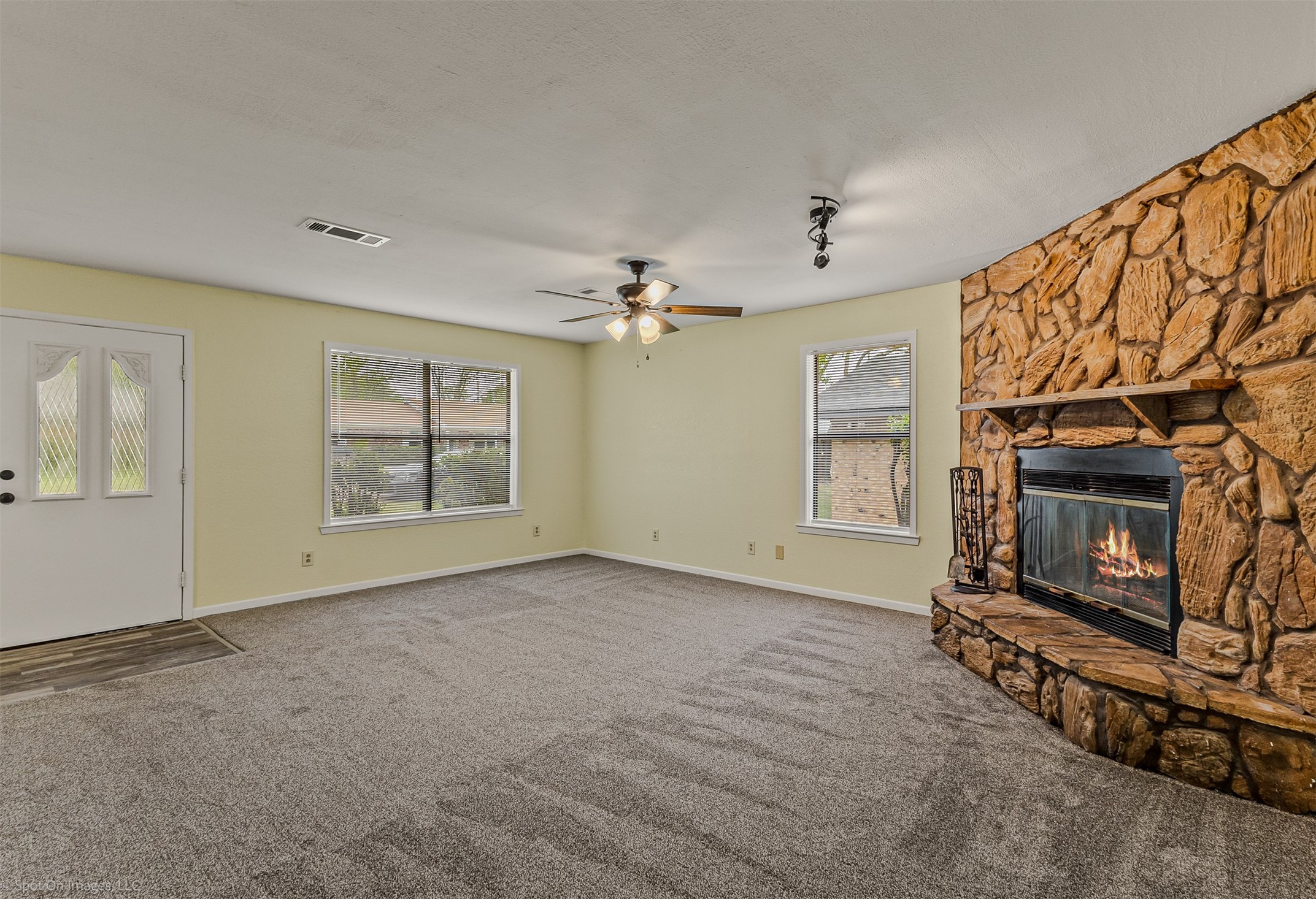 212 W Mcafee Street Mabank TX 75147