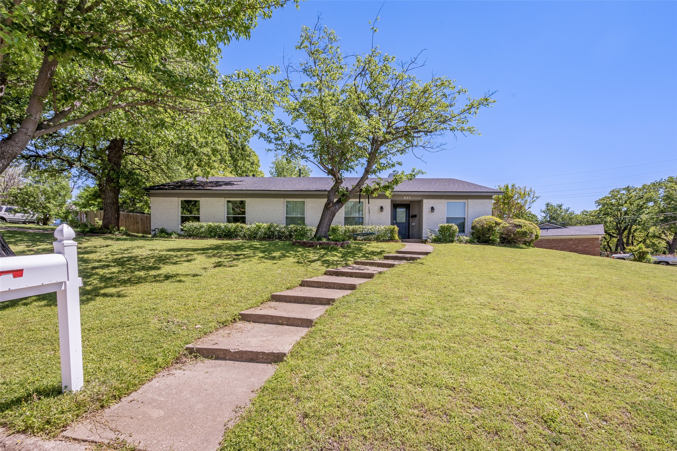 625 Caduceus Lane Hurst TX 76053