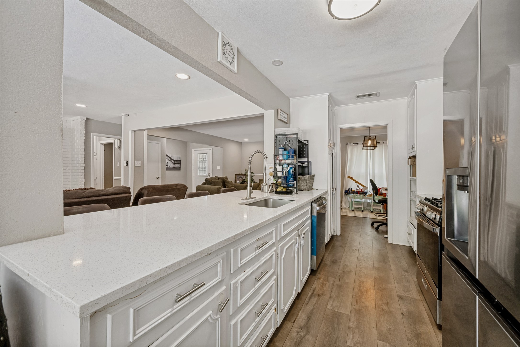 625 Caduceus Lane Hurst TX 76053