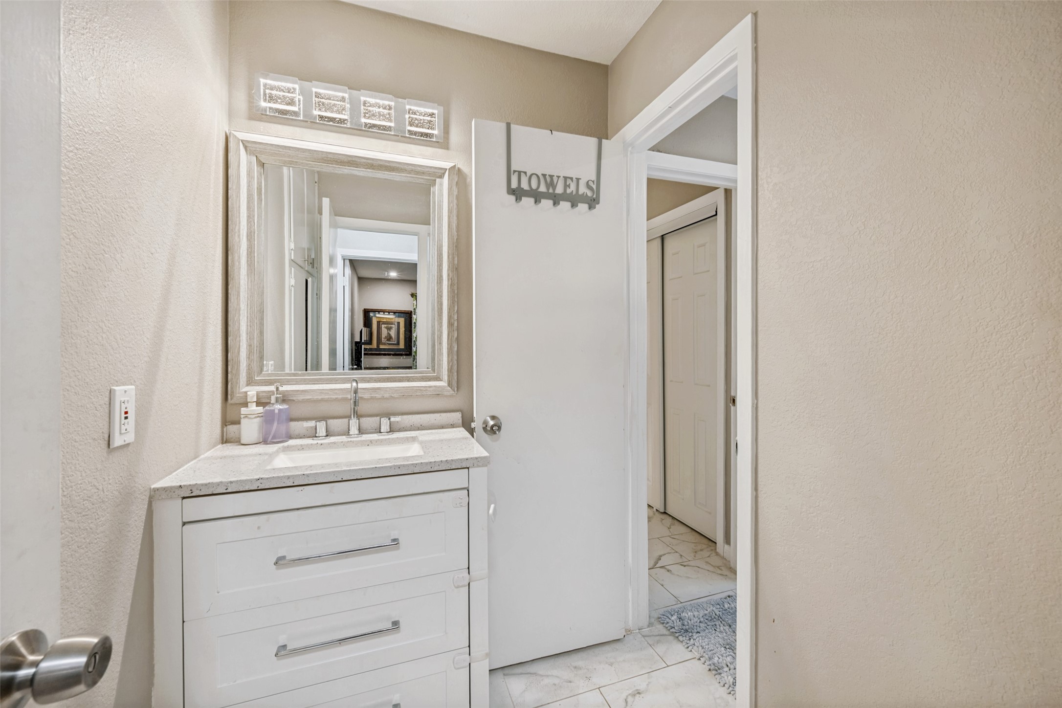 625 Caduceus Lane Hurst TX 76053