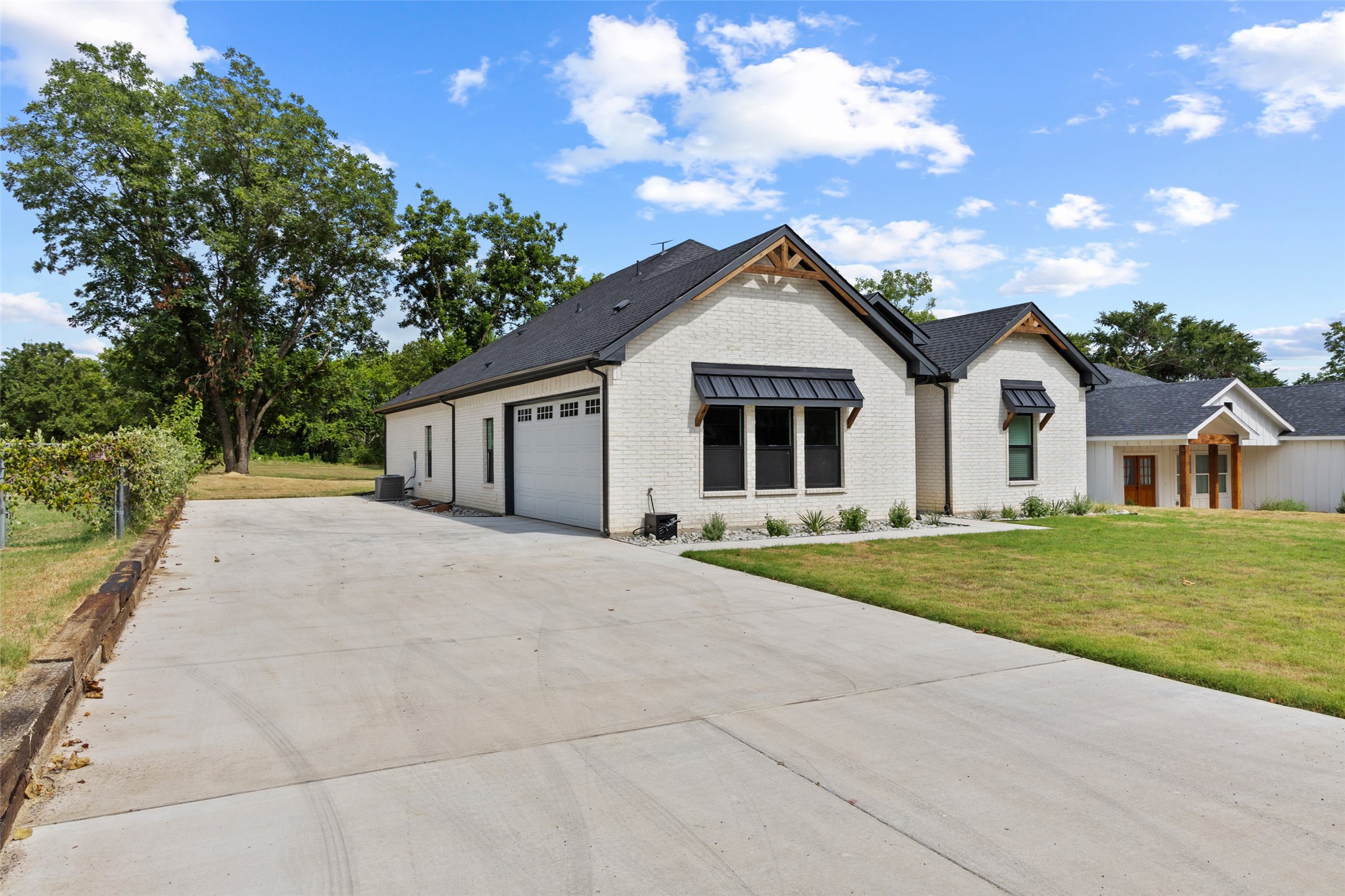 1832 S Park Avenue Denison TX 75020