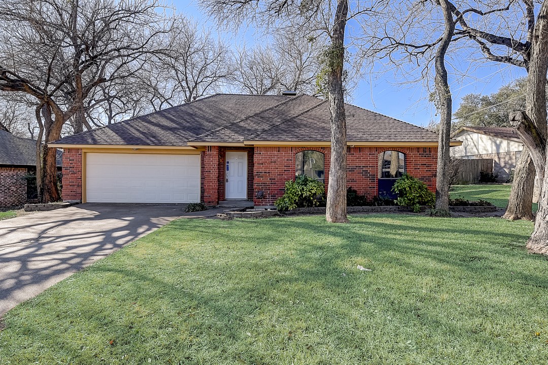 543 W Crossland Boulevard Grand Prairie TX 75052