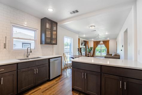 1239 Whitaker Avenue Dallas TX 75216