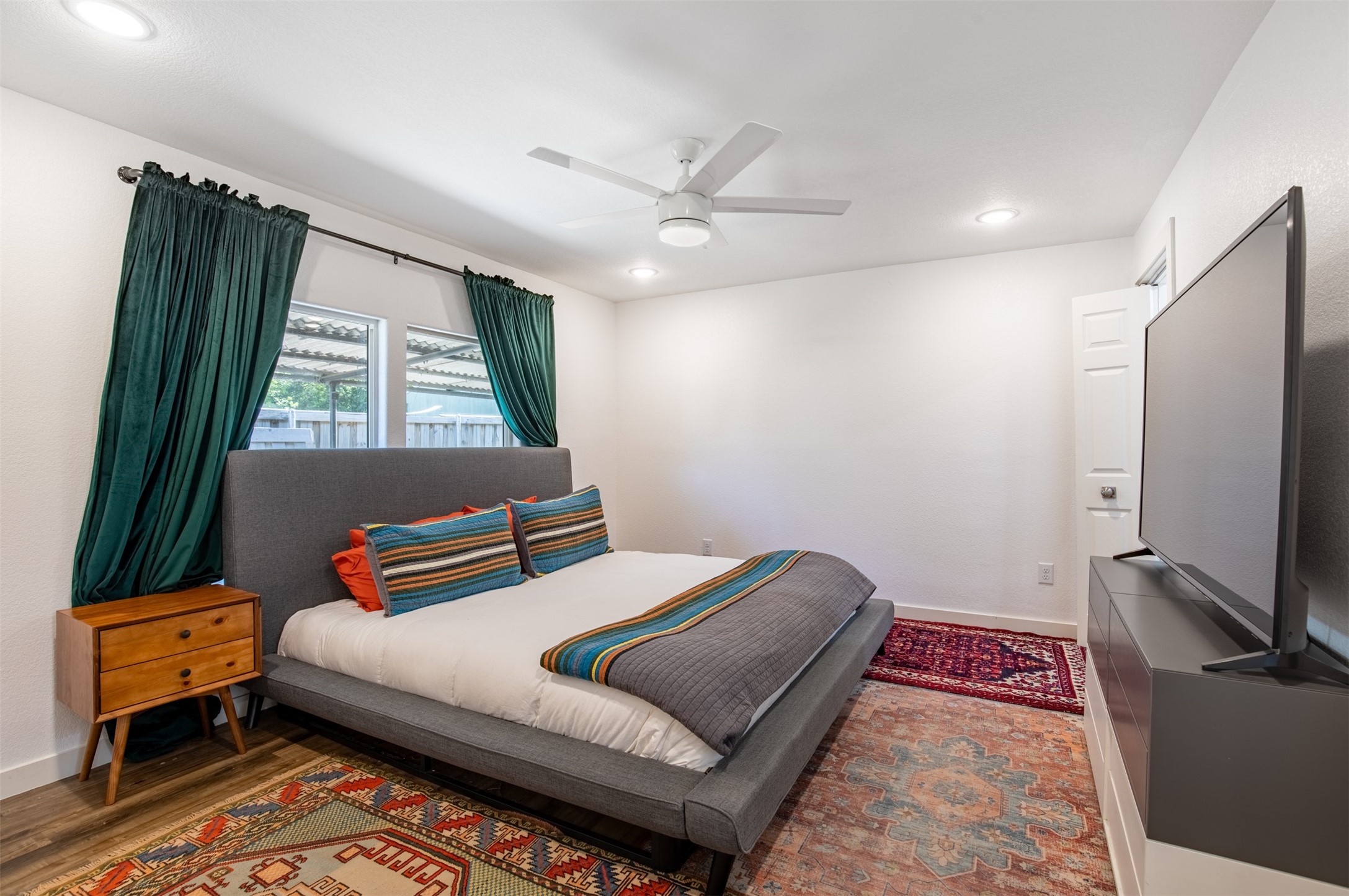 1239 Whitaker Avenue Dallas TX 75216