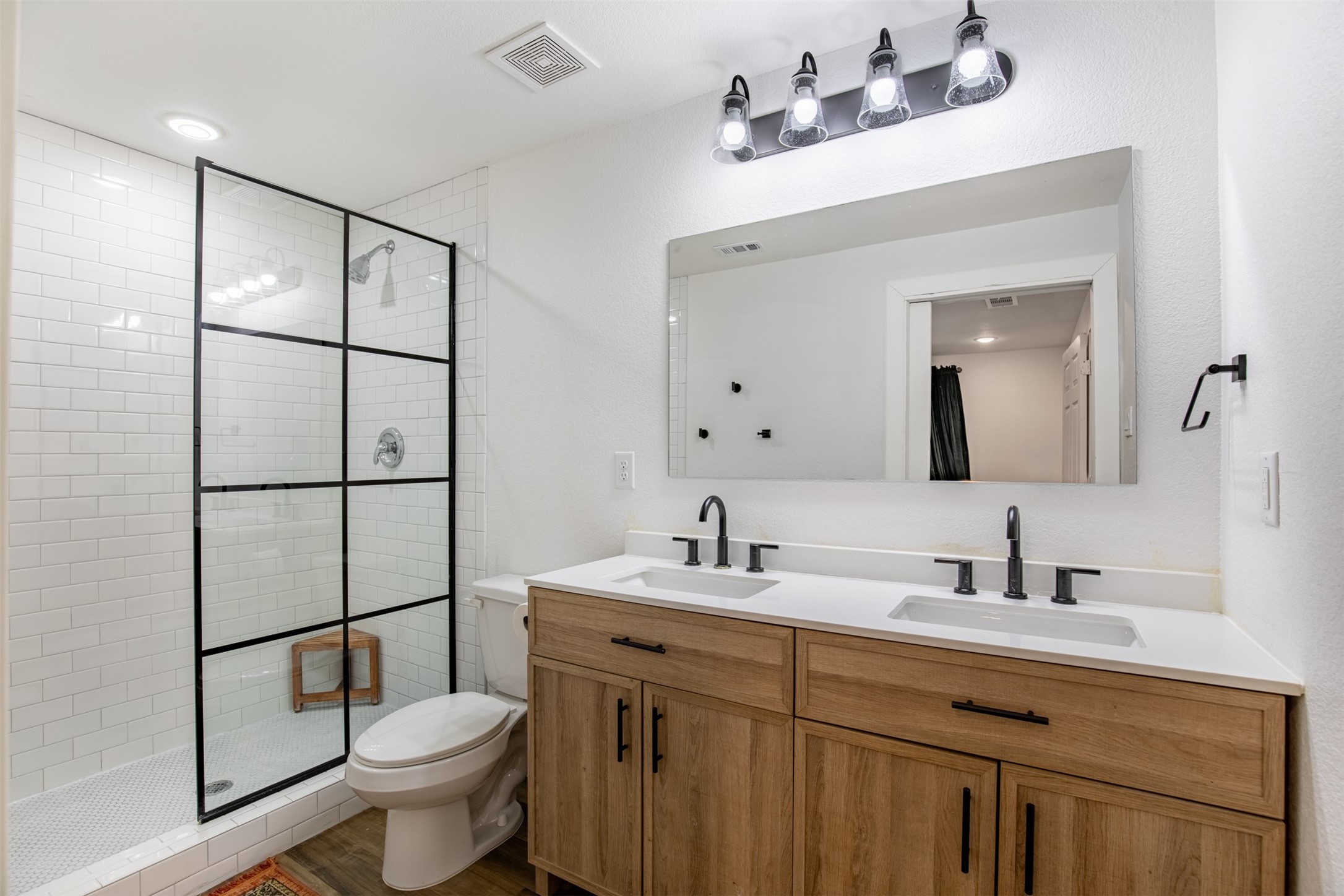 1239 Whitaker Avenue Dallas TX 75216