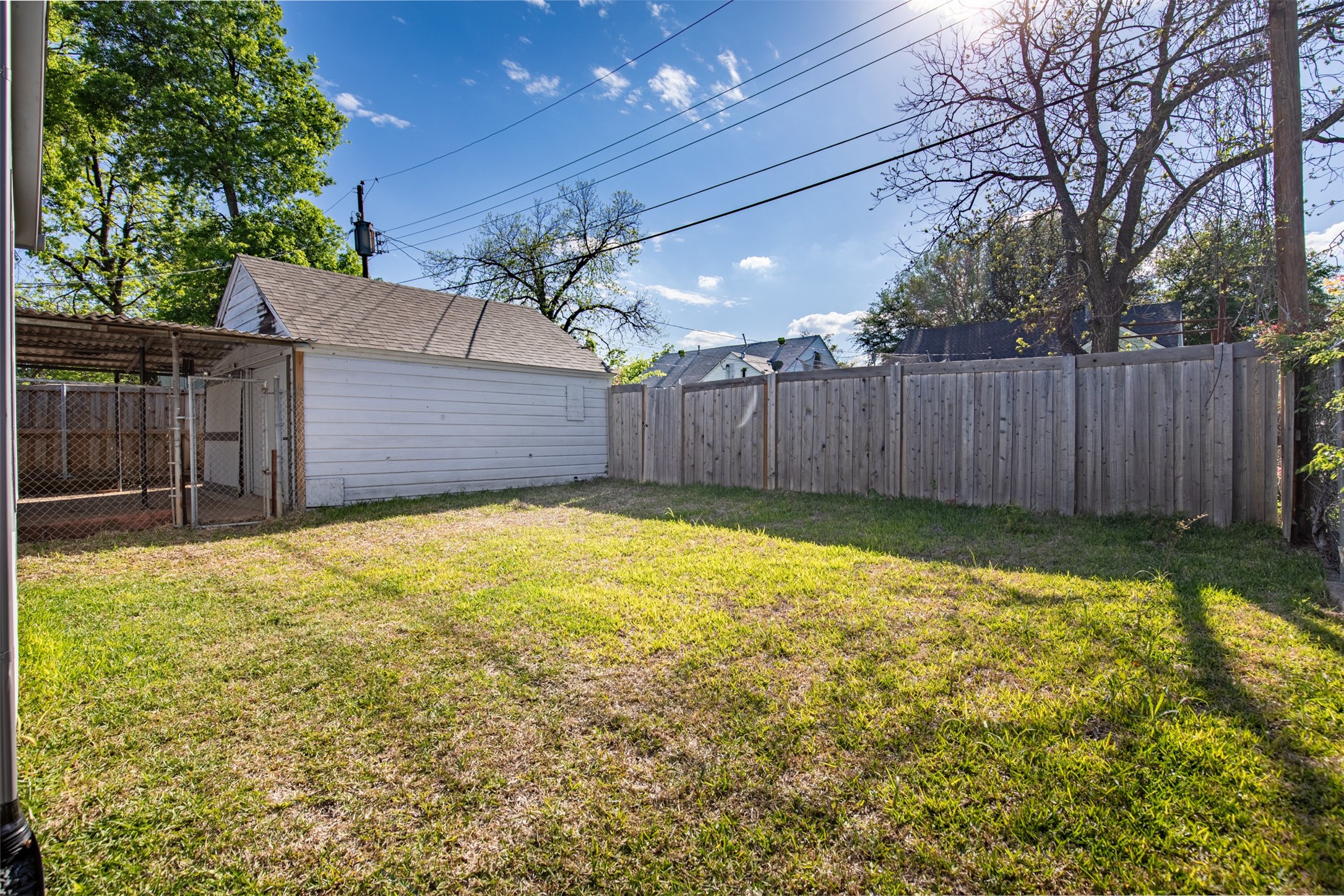 1239 Whitaker Avenue Dallas TX 75216