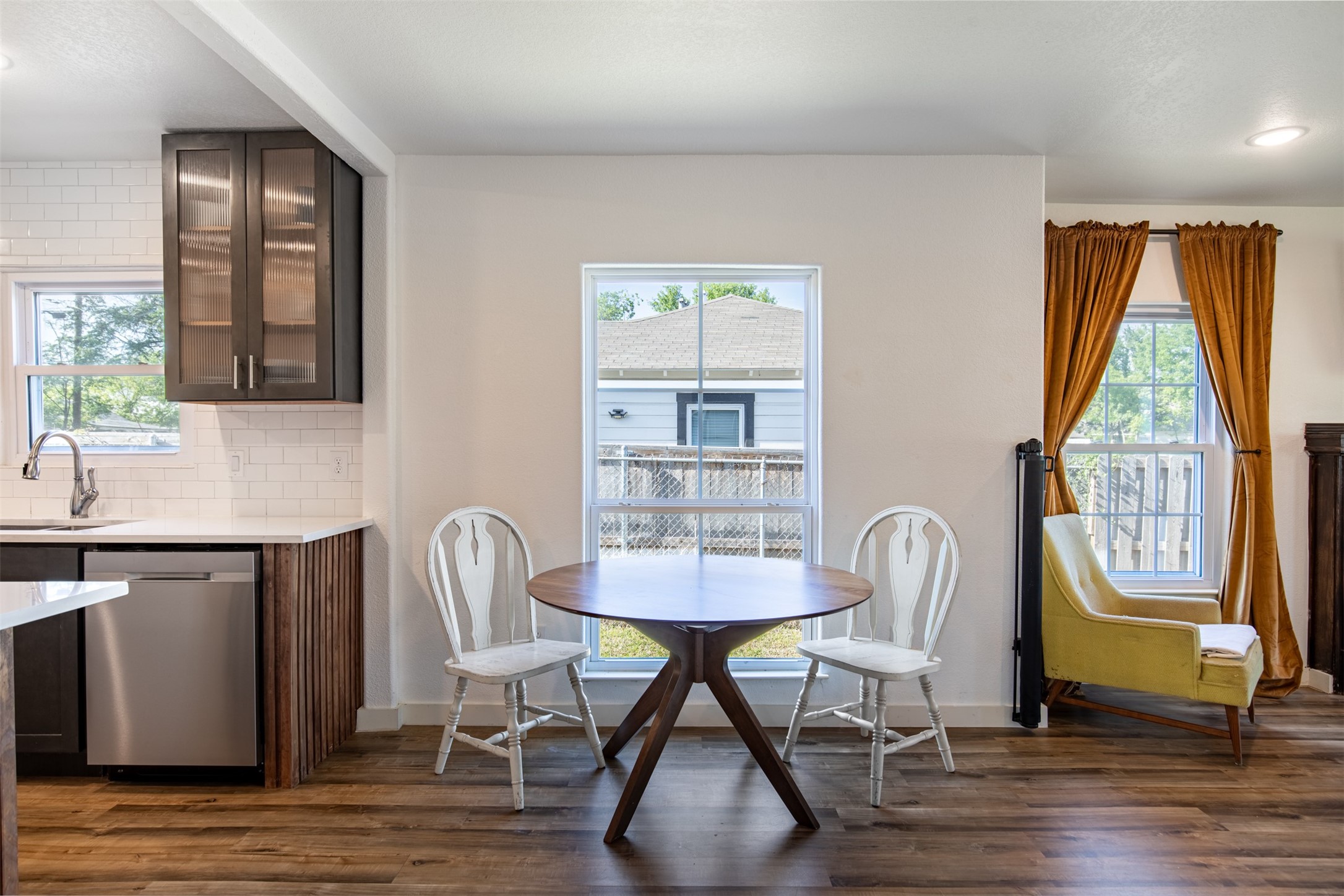 1239 Whitaker Avenue Dallas TX 75216