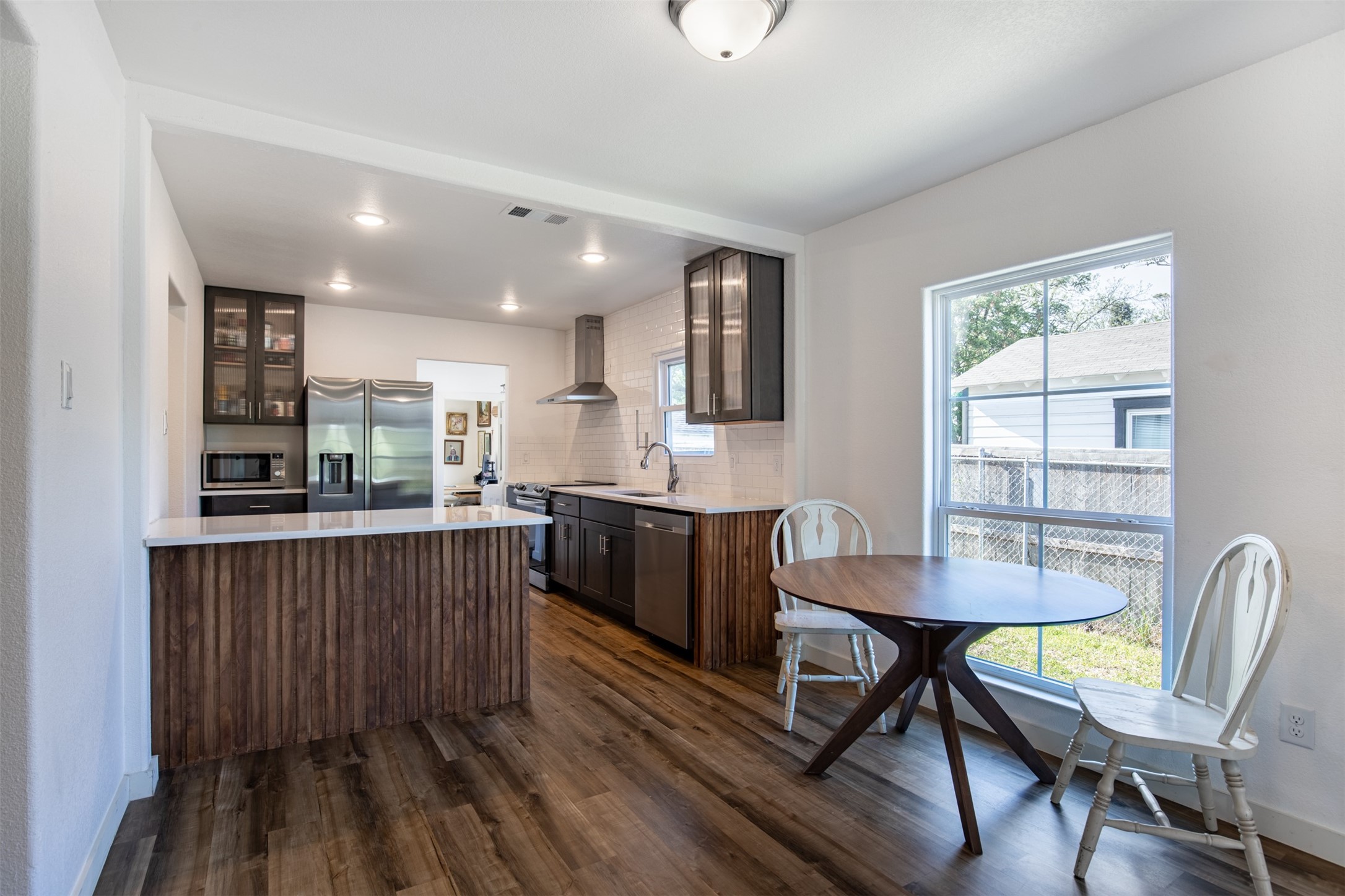 1239 Whitaker Avenue Dallas TX 75216