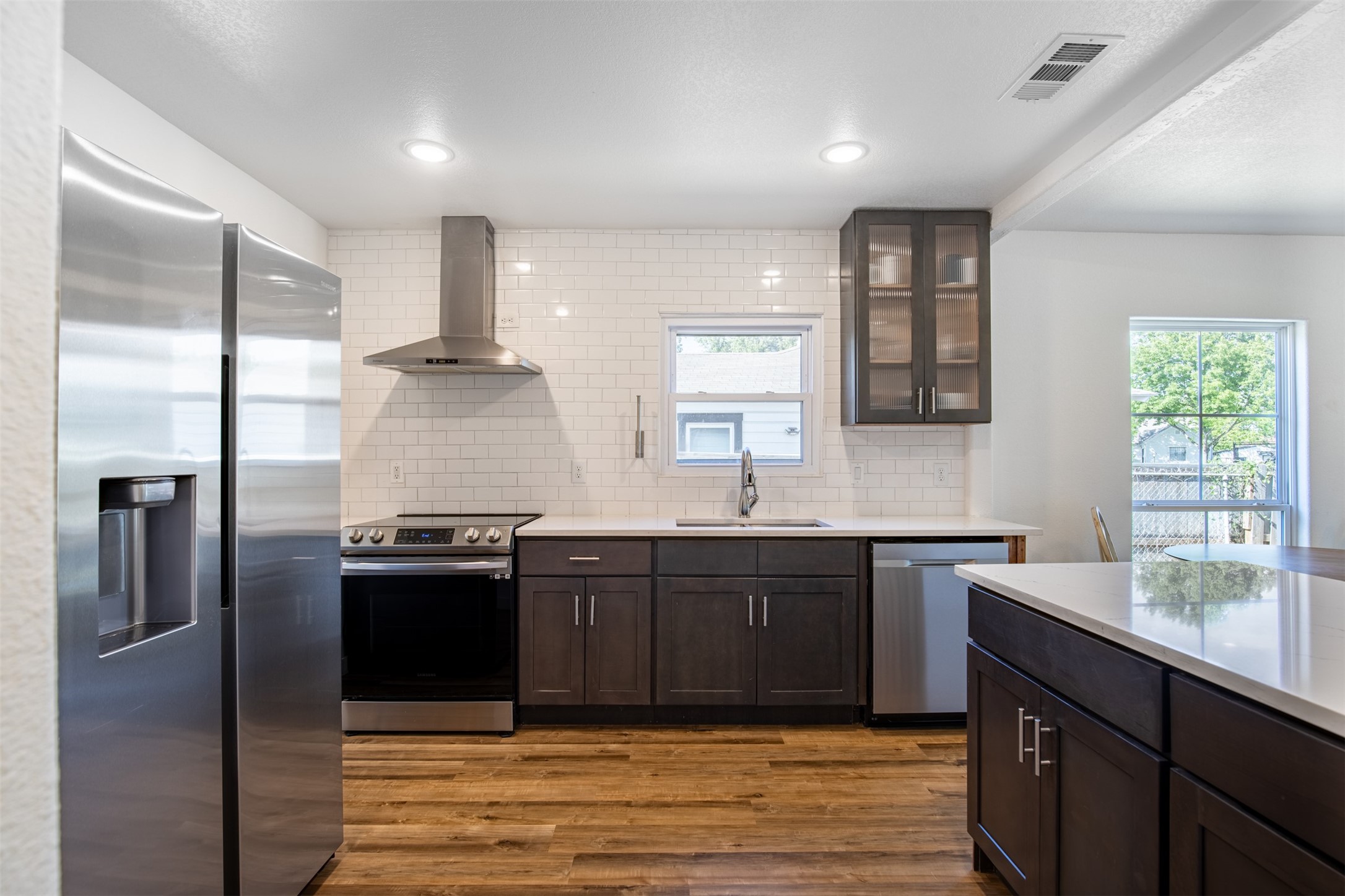 1239 Whitaker Avenue Dallas TX 75216