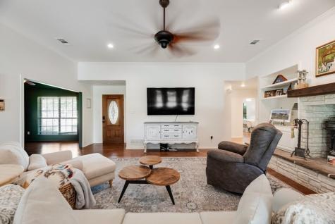 841 S Clinton Lane Midlothian TX 76065
