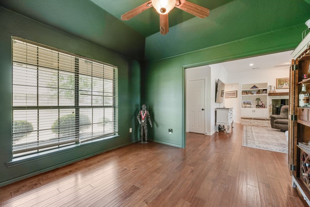 841 S Clinton Lane Midlothian TX 76065