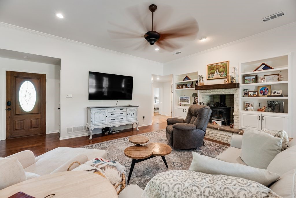 841 S Clinton Lane Midlothian TX 76065