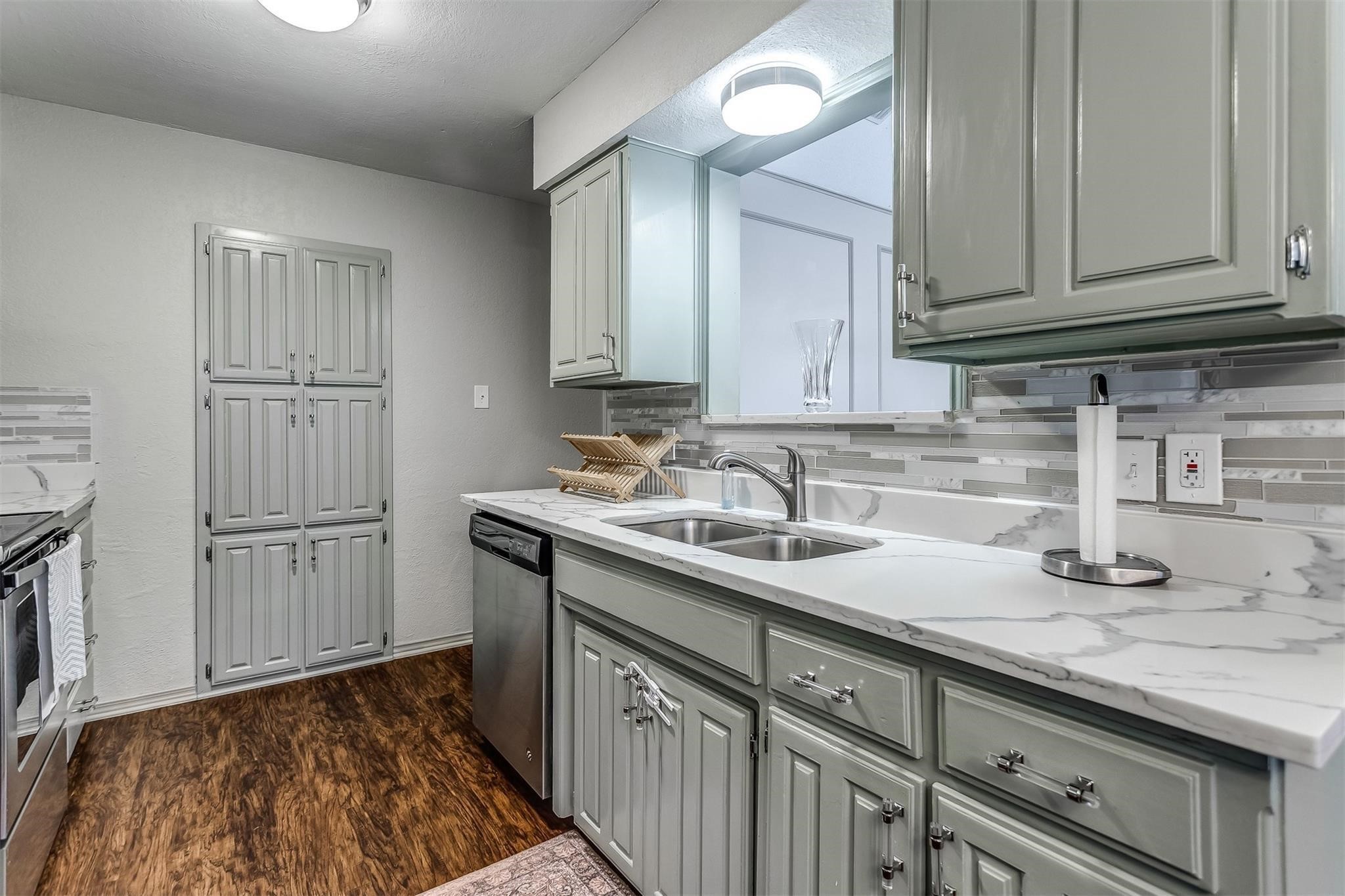 2123 Valleydale Drive Arlington TX 76013