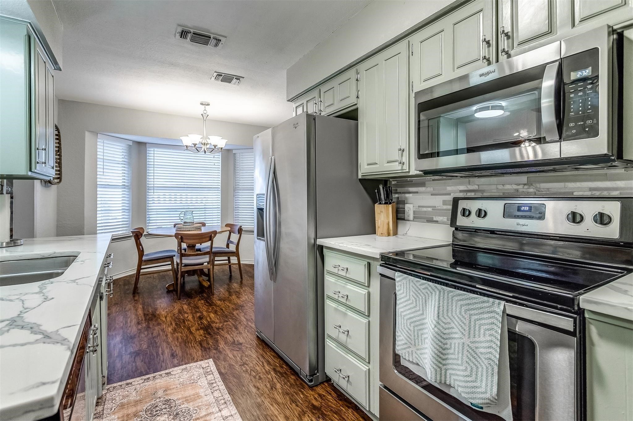 2123 Valleydale Drive Arlington TX 76013