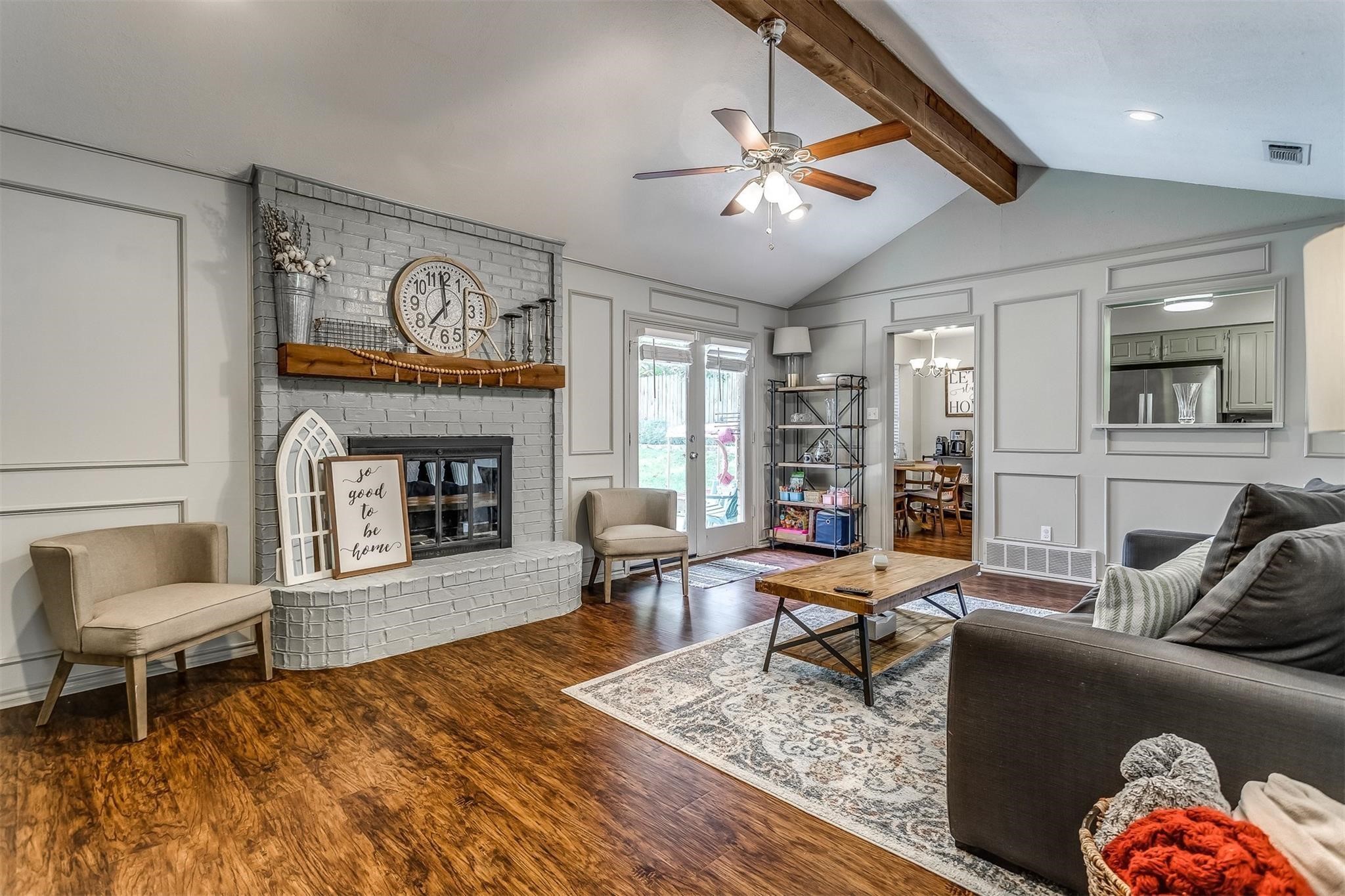 2123 Valleydale Drive Arlington TX 76013